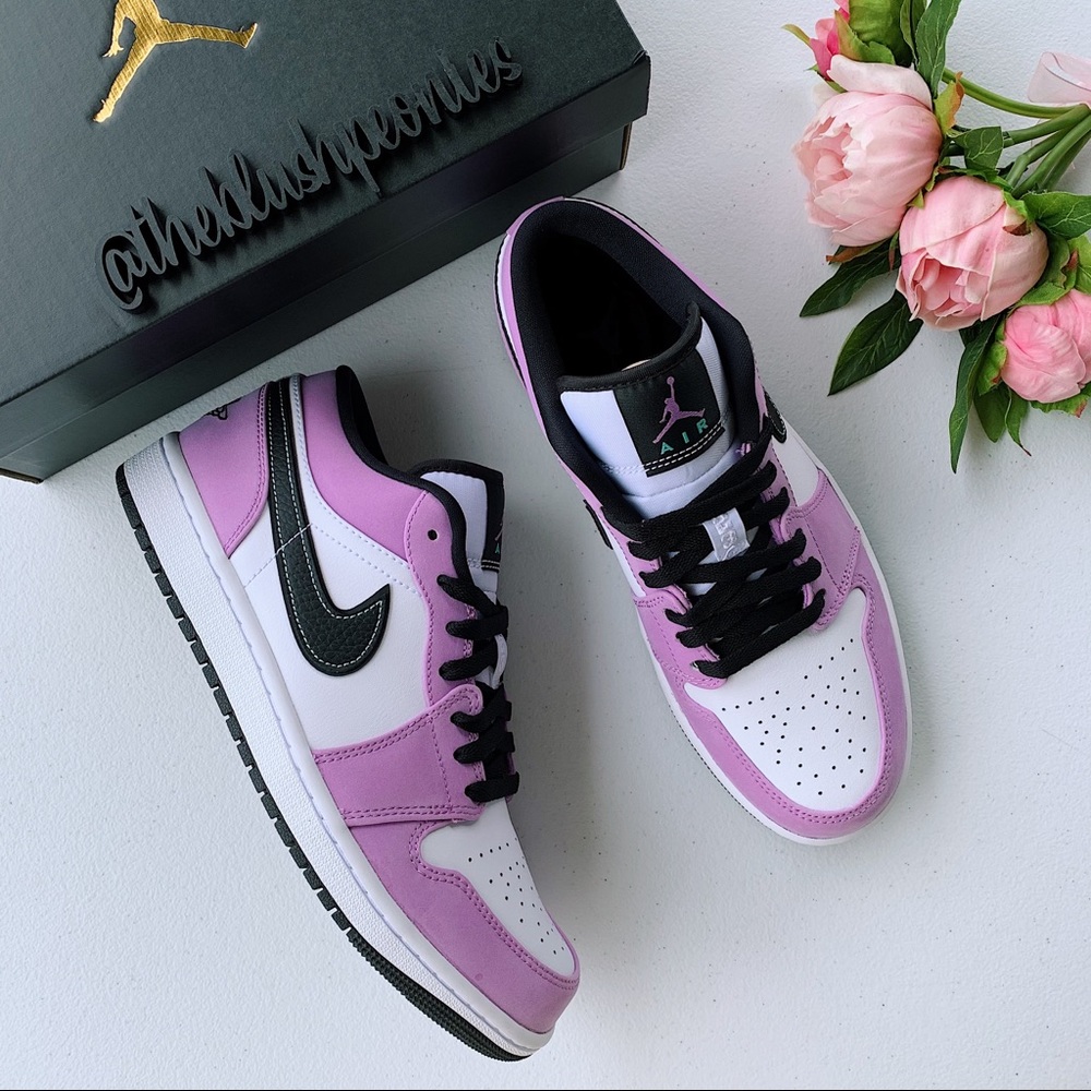 Air Jordan 1 Low NWT - Picture 2 of 10
